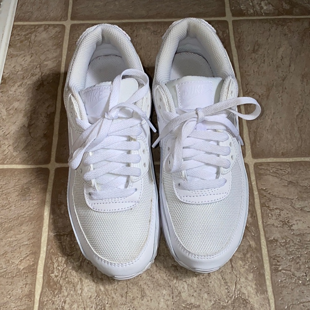 Airmax. all white